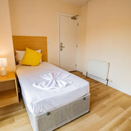 Spacious Group Base - 4 Bed * Limerick Junction