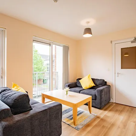 شقة Spacious Group Base - 4 Bed Limerick Junction